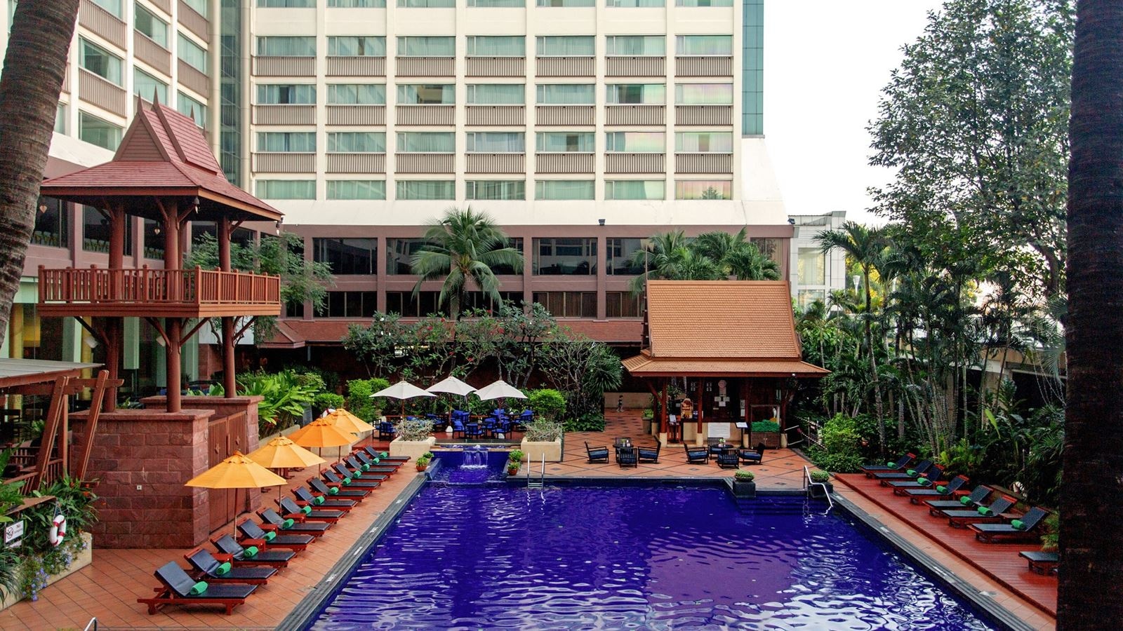 restaurants-sala-thai-pool-bar