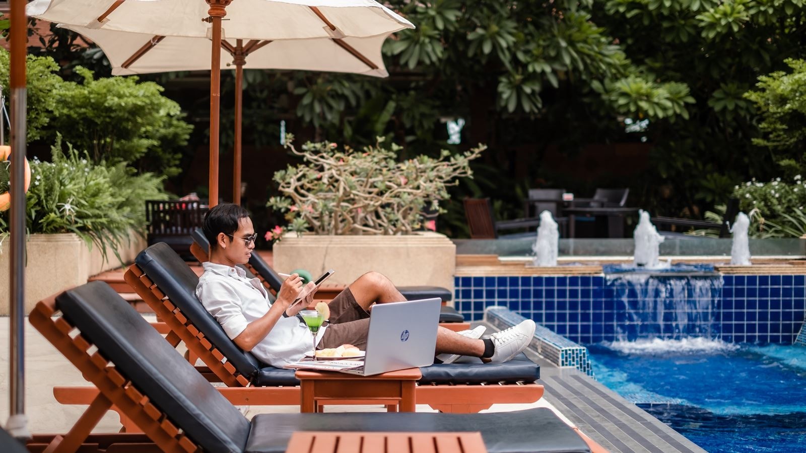 bars-sala-thai-pool-bar