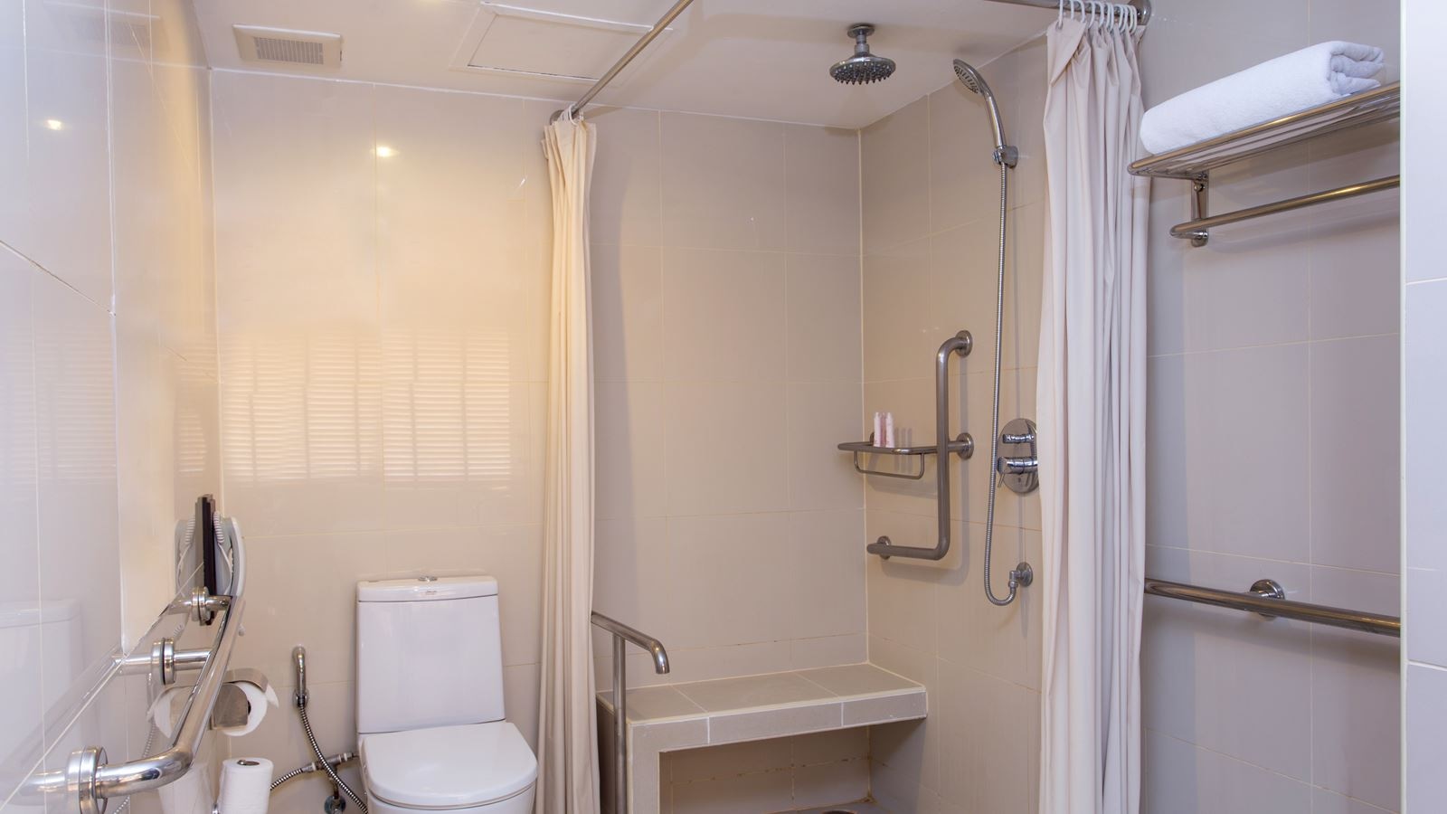 rooms-grand-deluxe-room