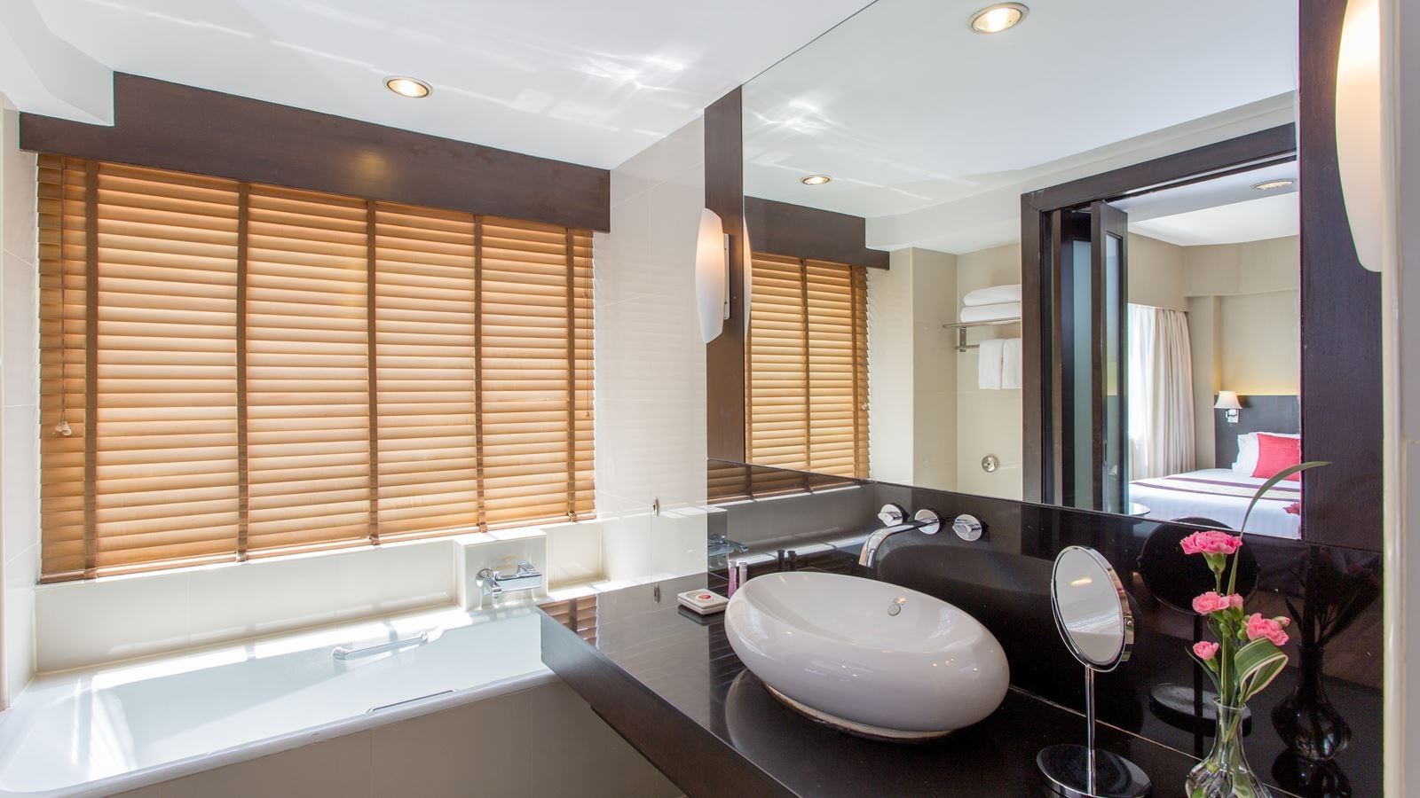 rooms-grand-deluxe-room