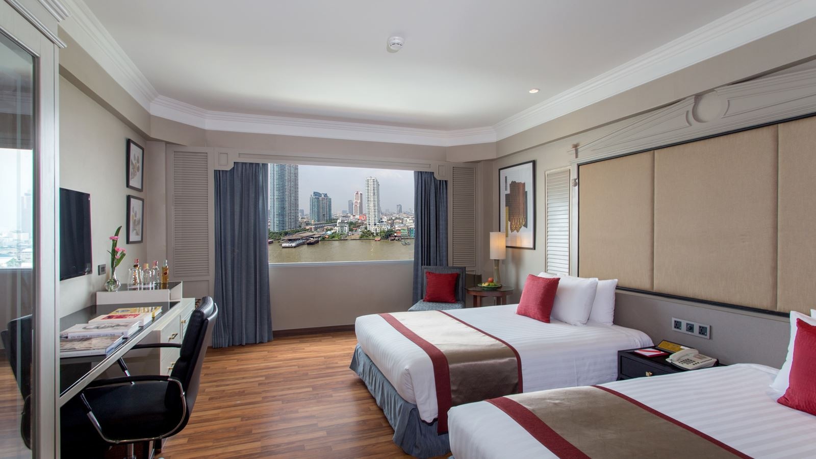 rooms-executive-deluxe-riverview-room