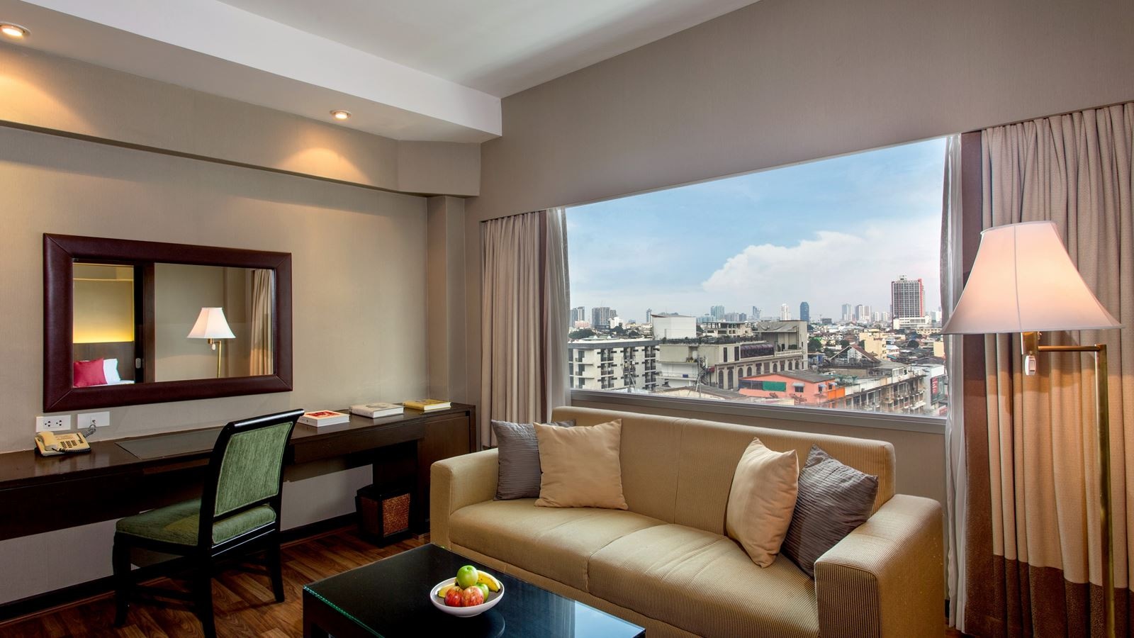 rooms-plaza-suite-citiview