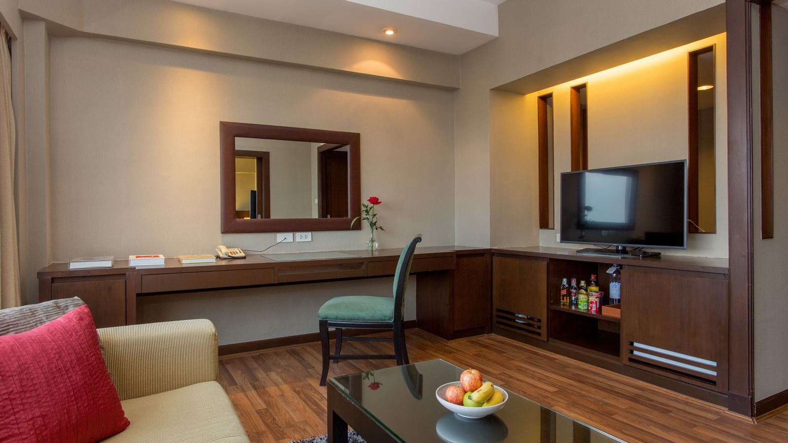 rooms-executive-plaza-suite-citiview