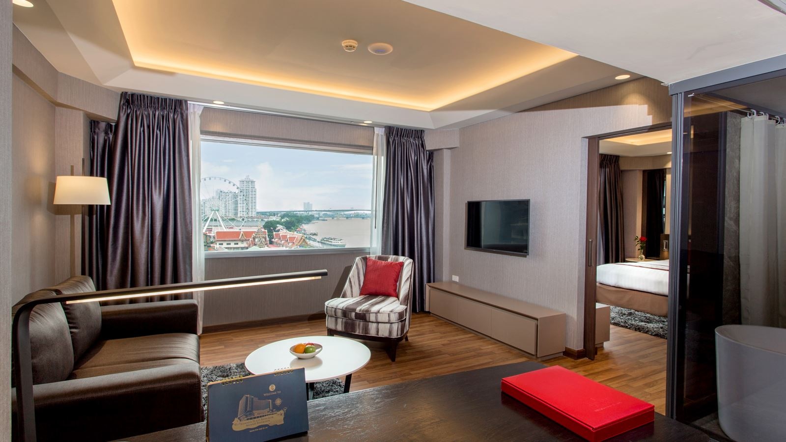 rooms-premiere-suite-riverview-room