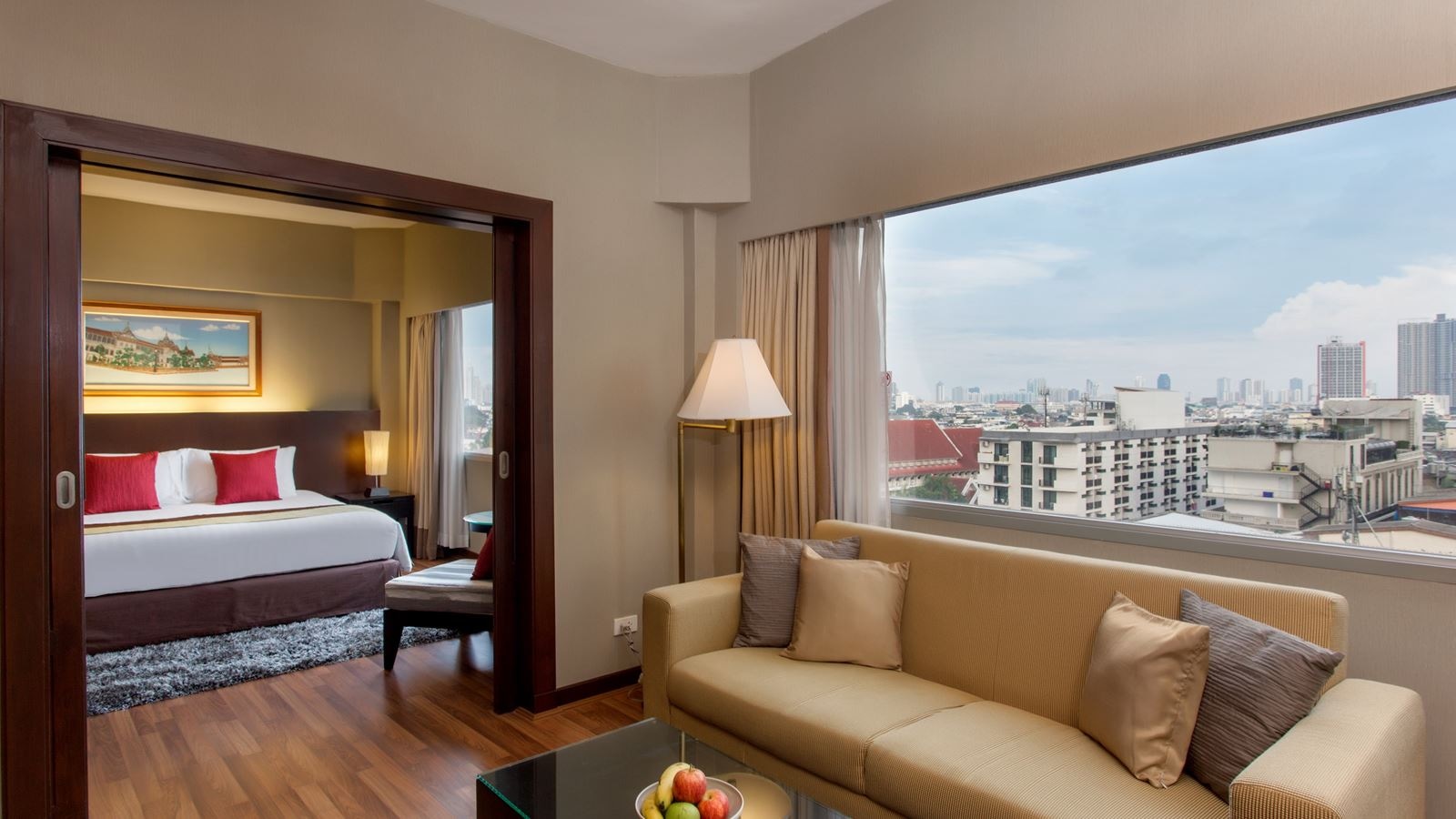 rooms-plaza-suite-citiview