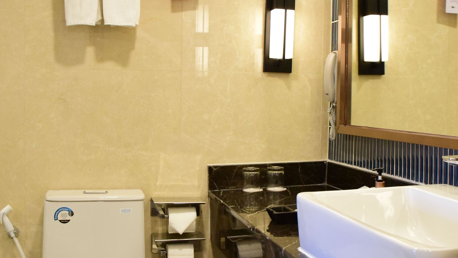 rooms-premier-deluxe-riverview-room