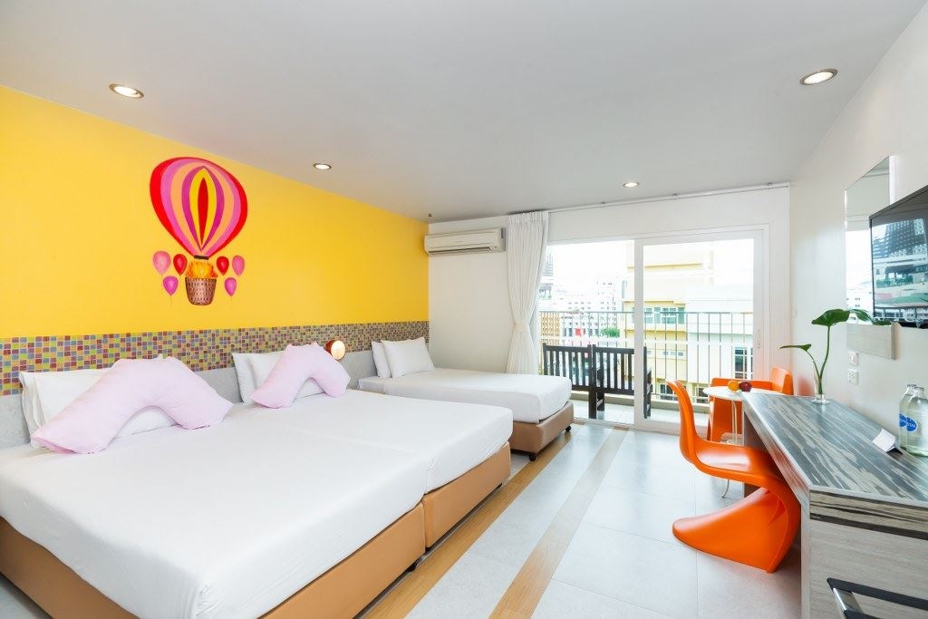 rooms-deluxe-family-pool-view-room