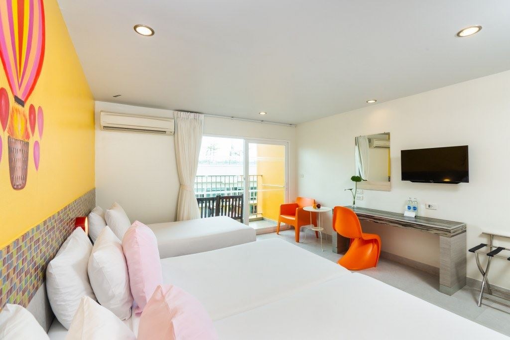 rooms-deluxe-family-pool-view-room