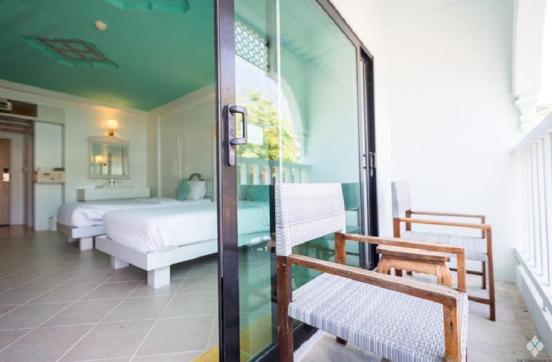 rooms-superior-room