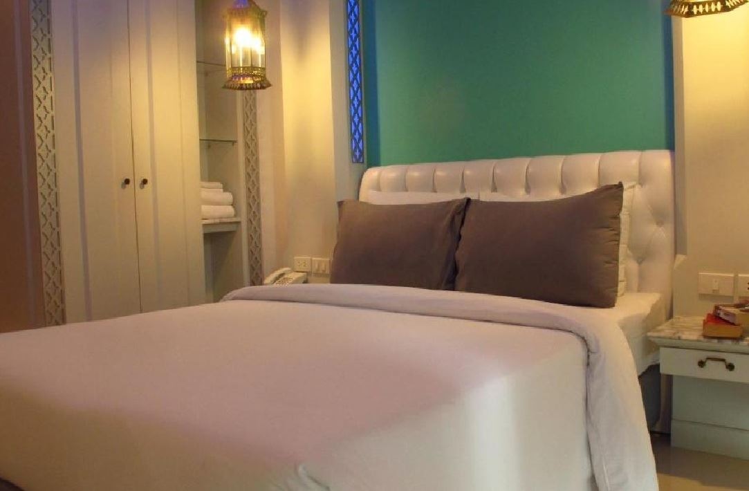 rooms-deluxe-room
