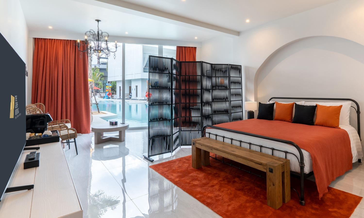 rooms-gold-onebedroom-pool-access