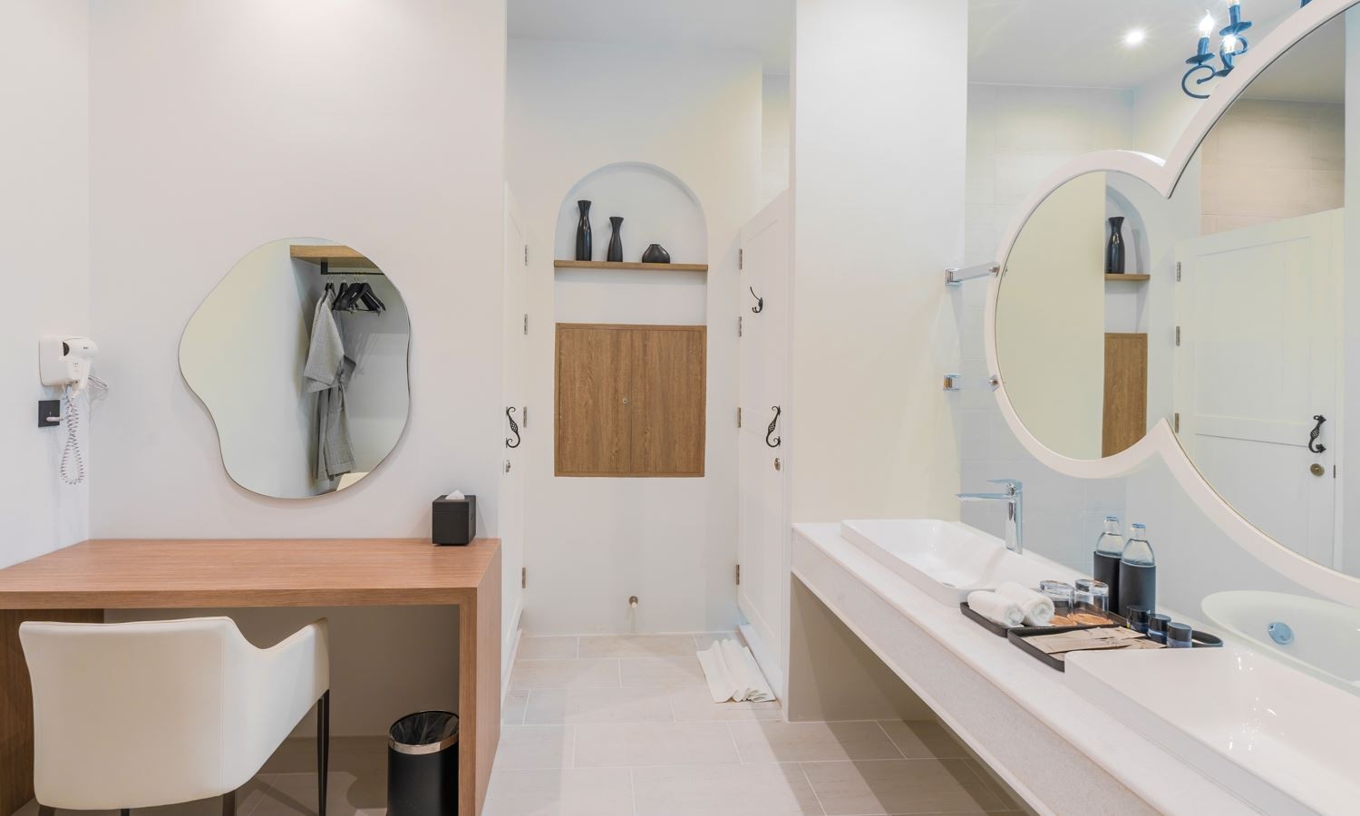 rooms-gold-onebedroom-pool-access