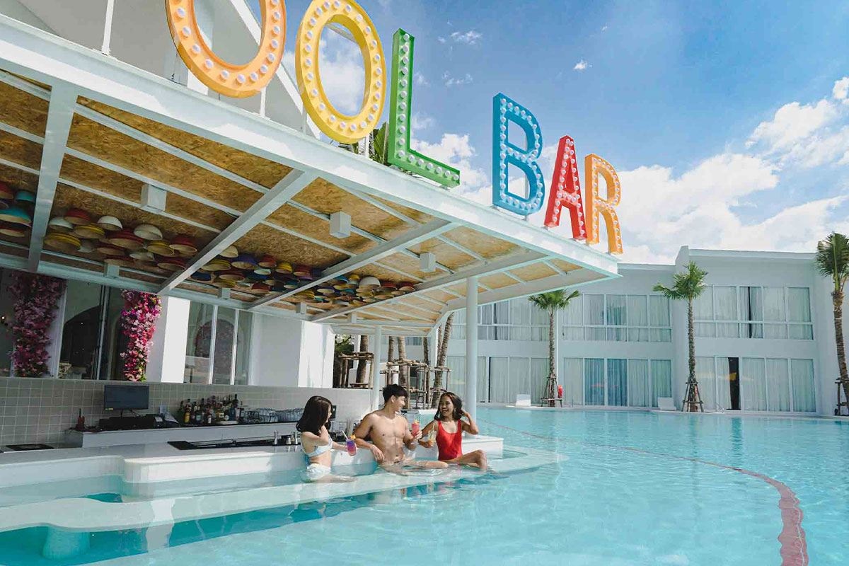 restaurants-castaway-restaurant-cafe-and-pool-bar