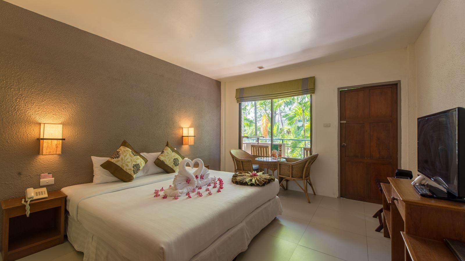 rooms-deluxe-room-with-balcony