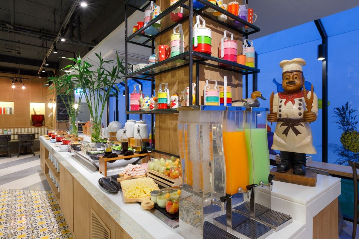 restaurants-rhyme-cafe