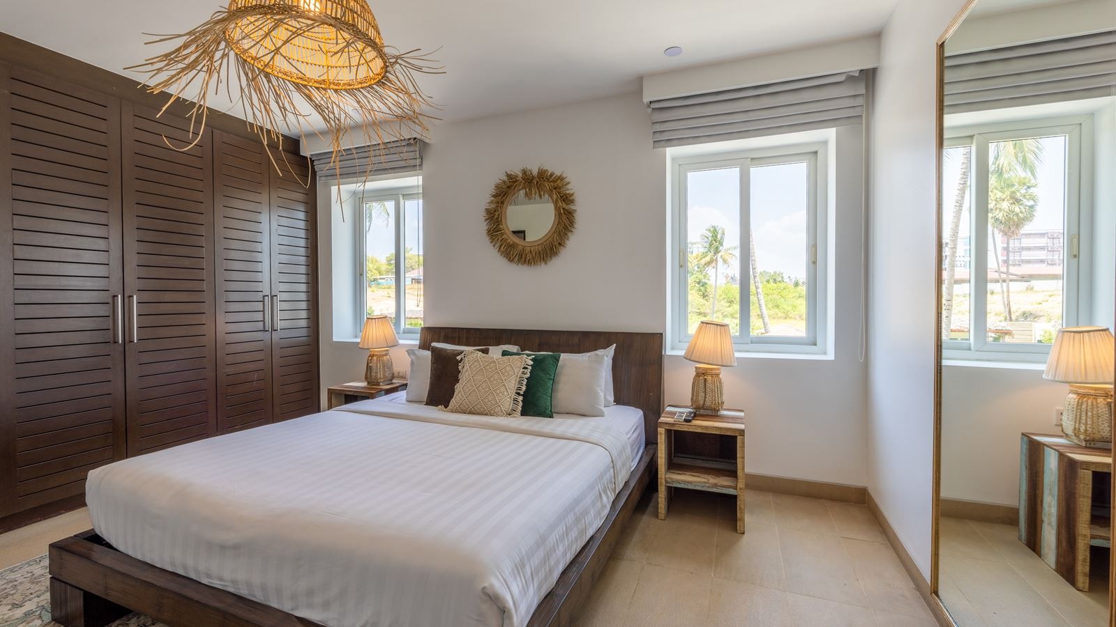 rooms-deluxe-king-room