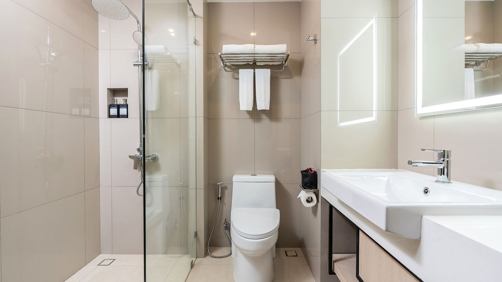 rooms-superior-king-room