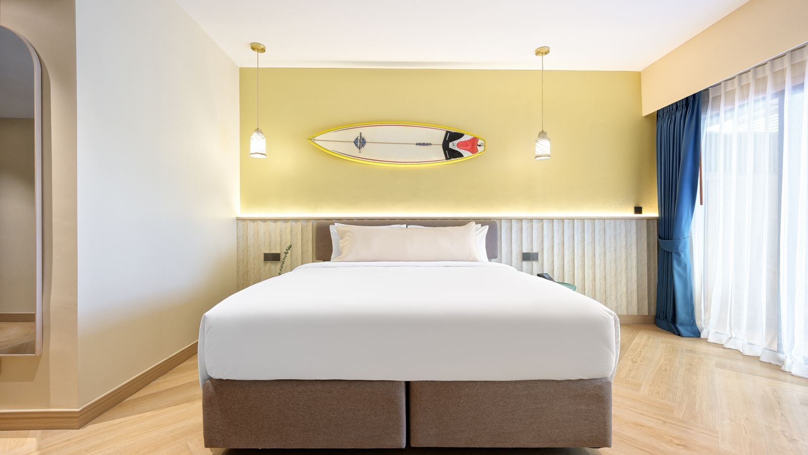 rooms-deluxe-balcony