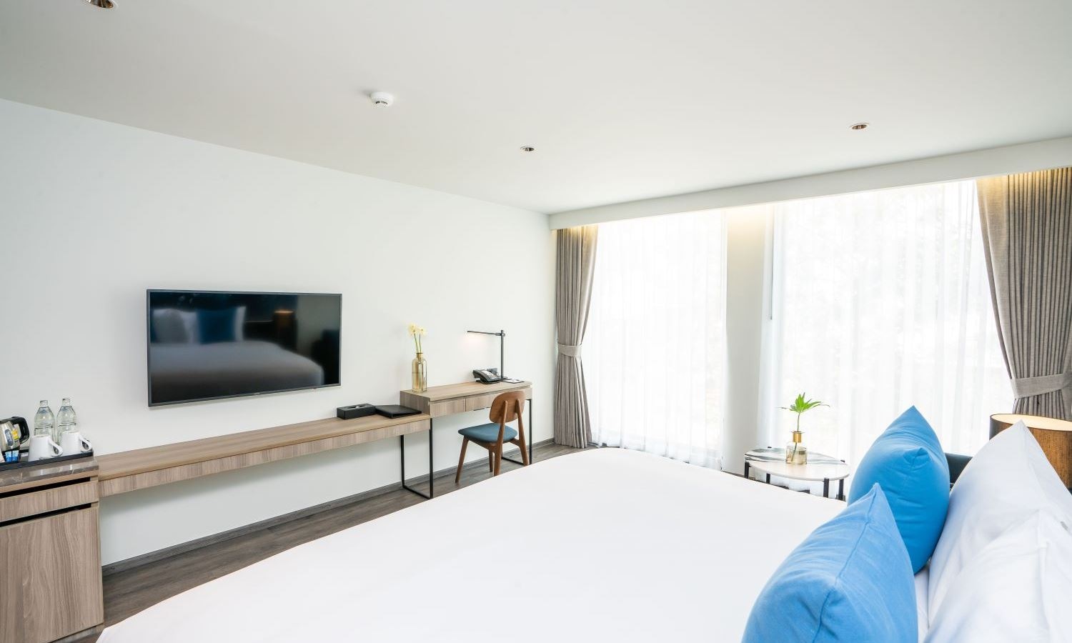 rooms-deluxe-city-view-double-bed