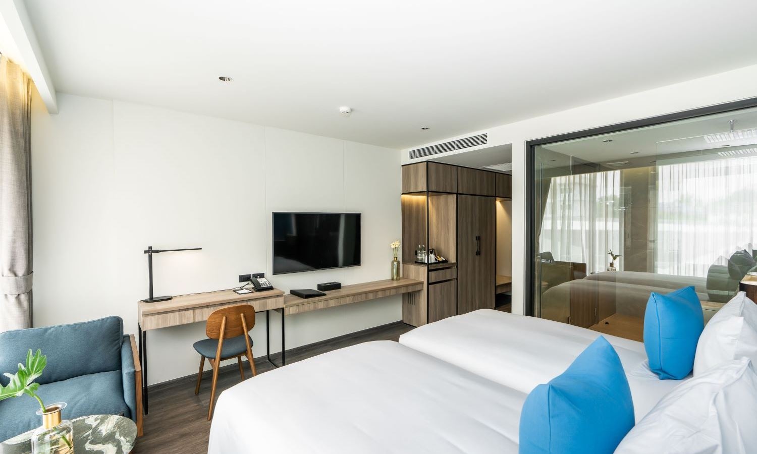 rooms-deluxe-city-view-twin-bed