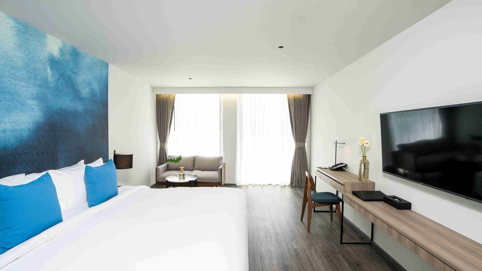 rooms-deluxe-corner-double-bed