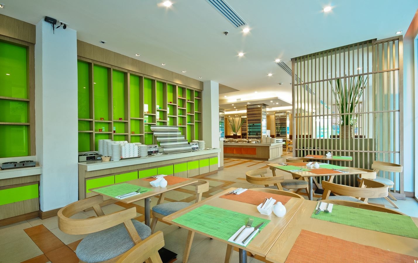 restaurants-bistro-restaurant