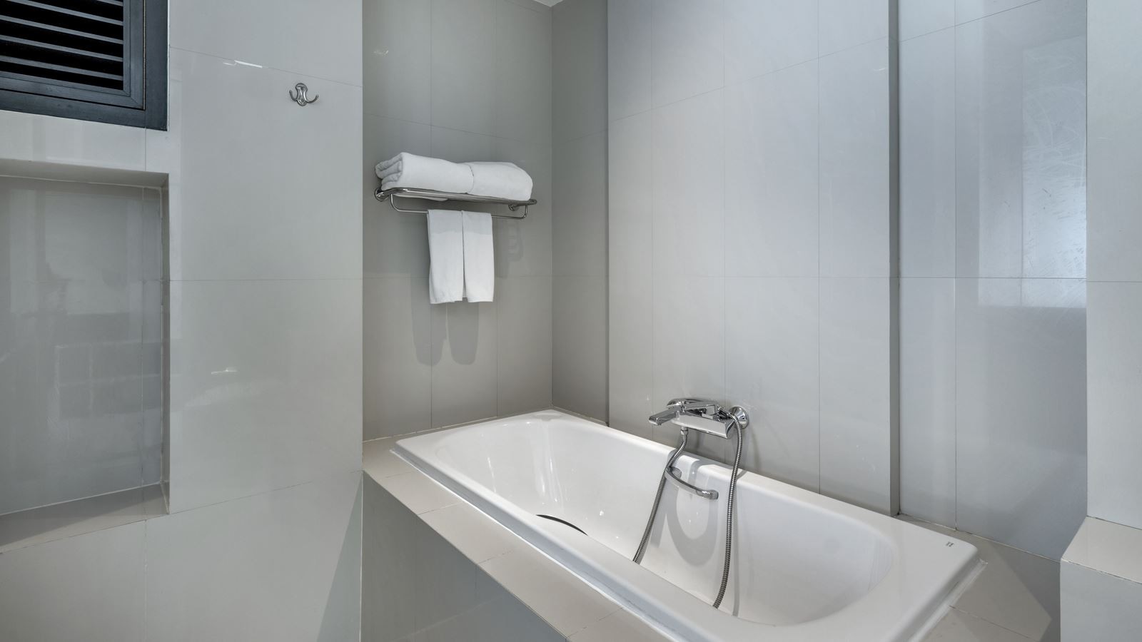 rooms-view-pent-balcony