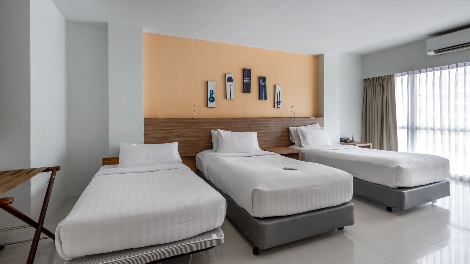 rooms-view-pent-triple-bed