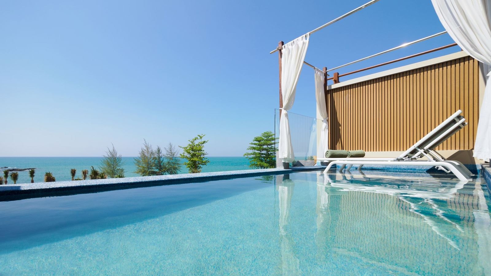 rooms-seaview-pool-suite