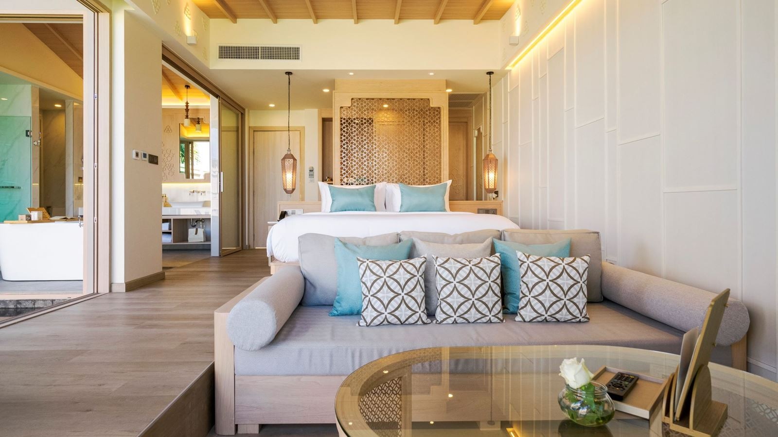 rooms-seafront-pool-villa-in-love