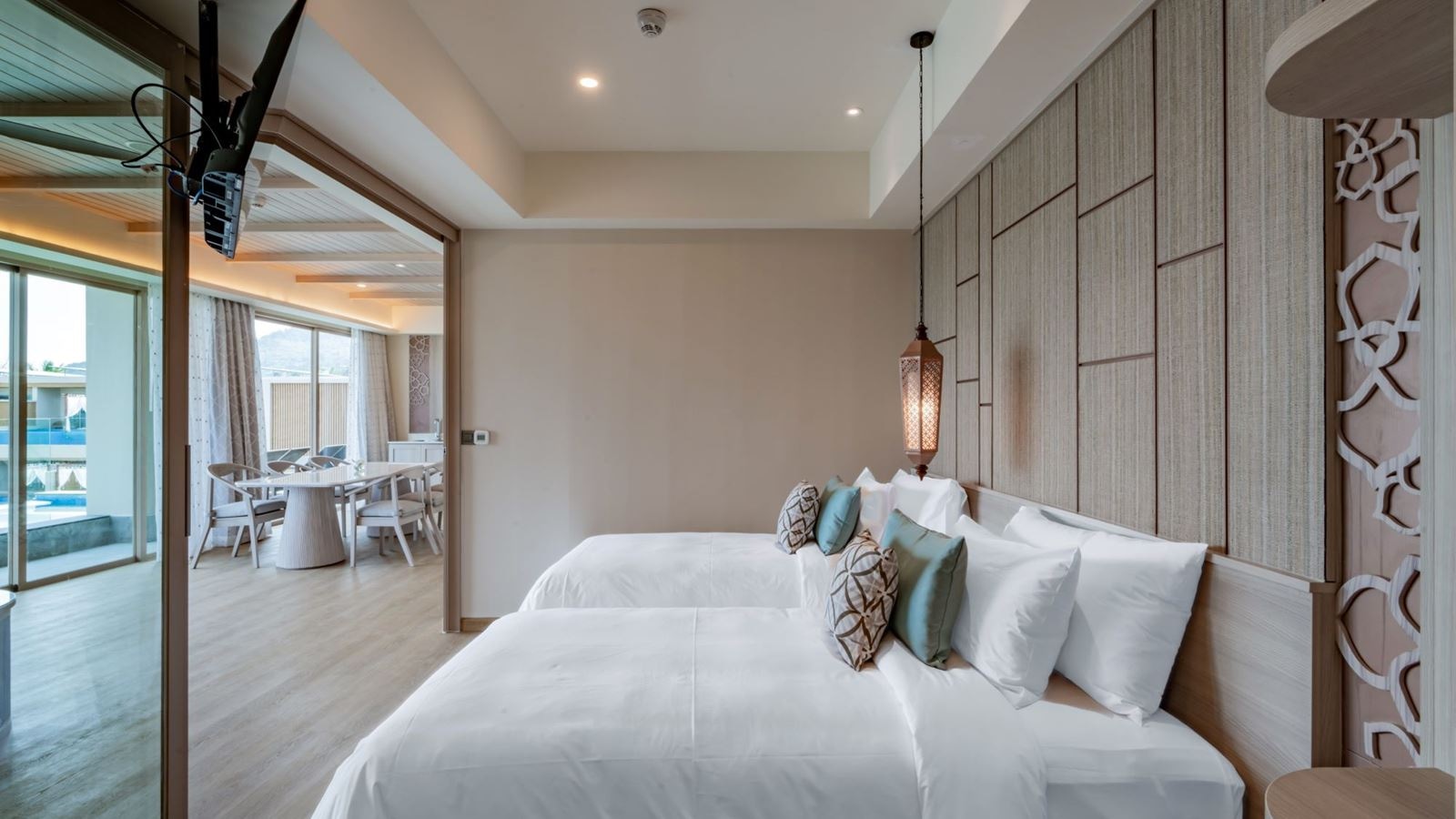 rooms-seaview-penthouse-family-pool-suite