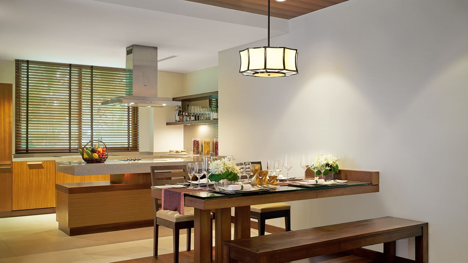 rooms-seaview-pool-suite-2-bedroom