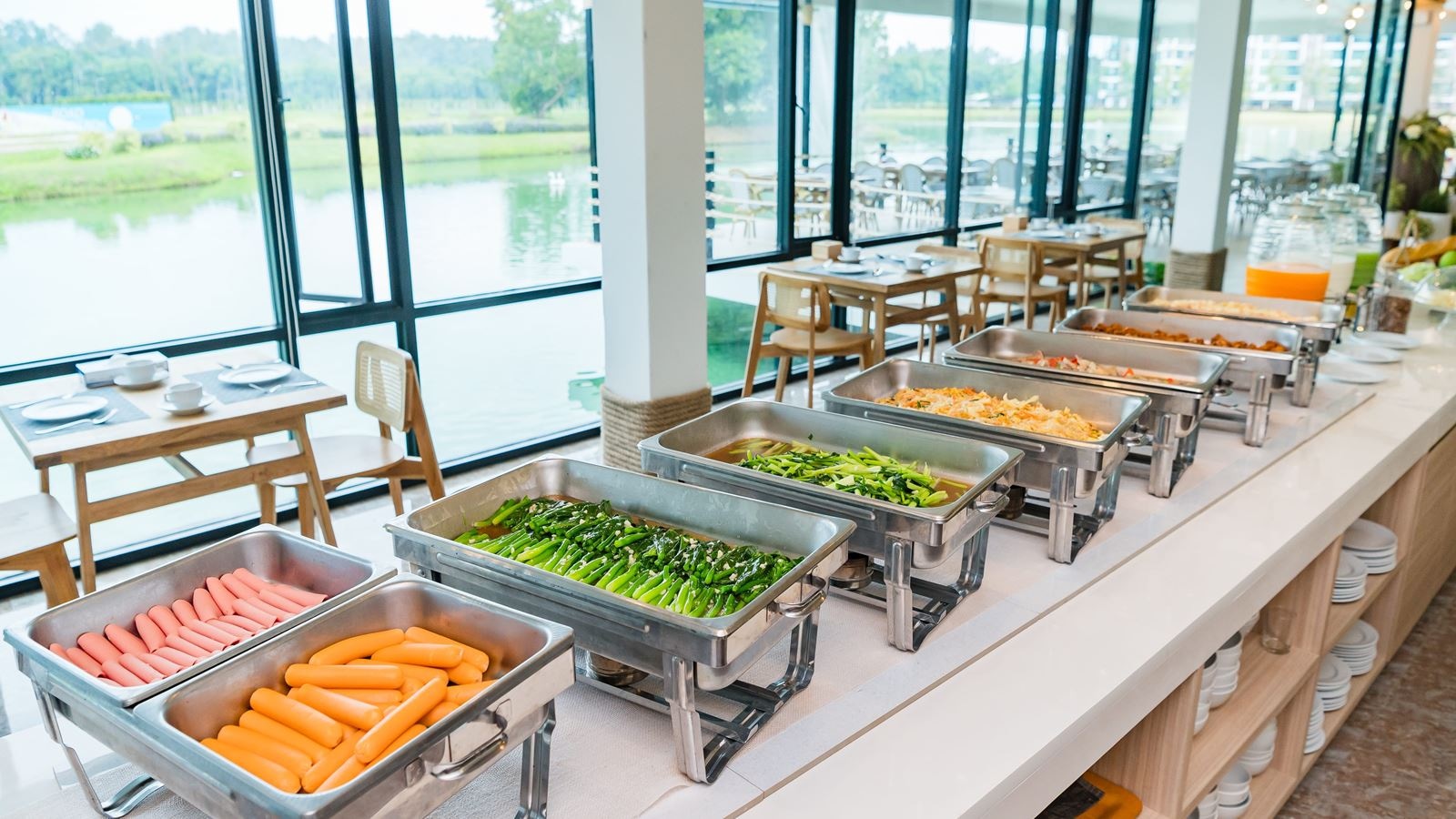 restaurants-lake-view-restaurant