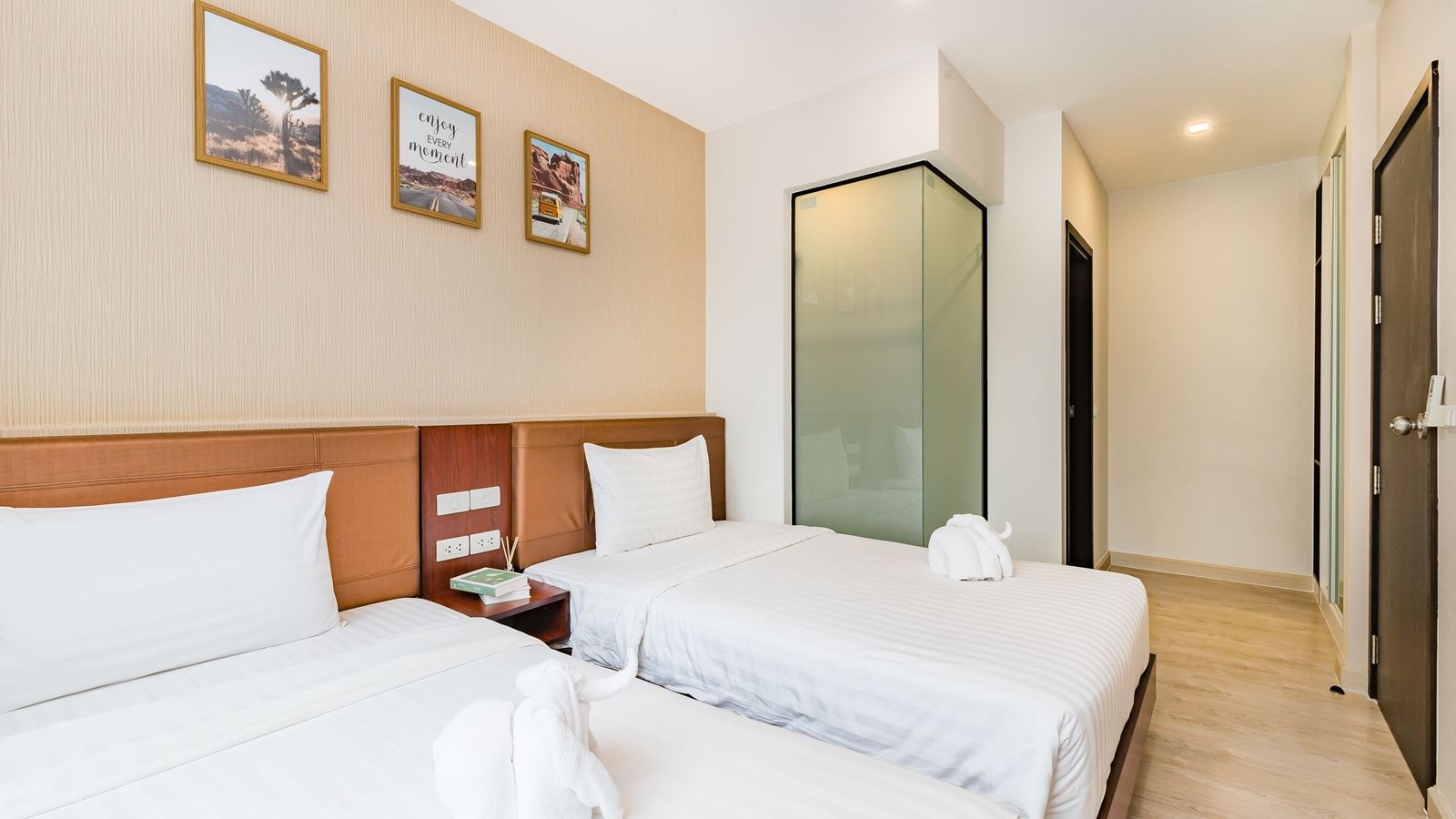 rooms-deluxe-room-dbl-bed