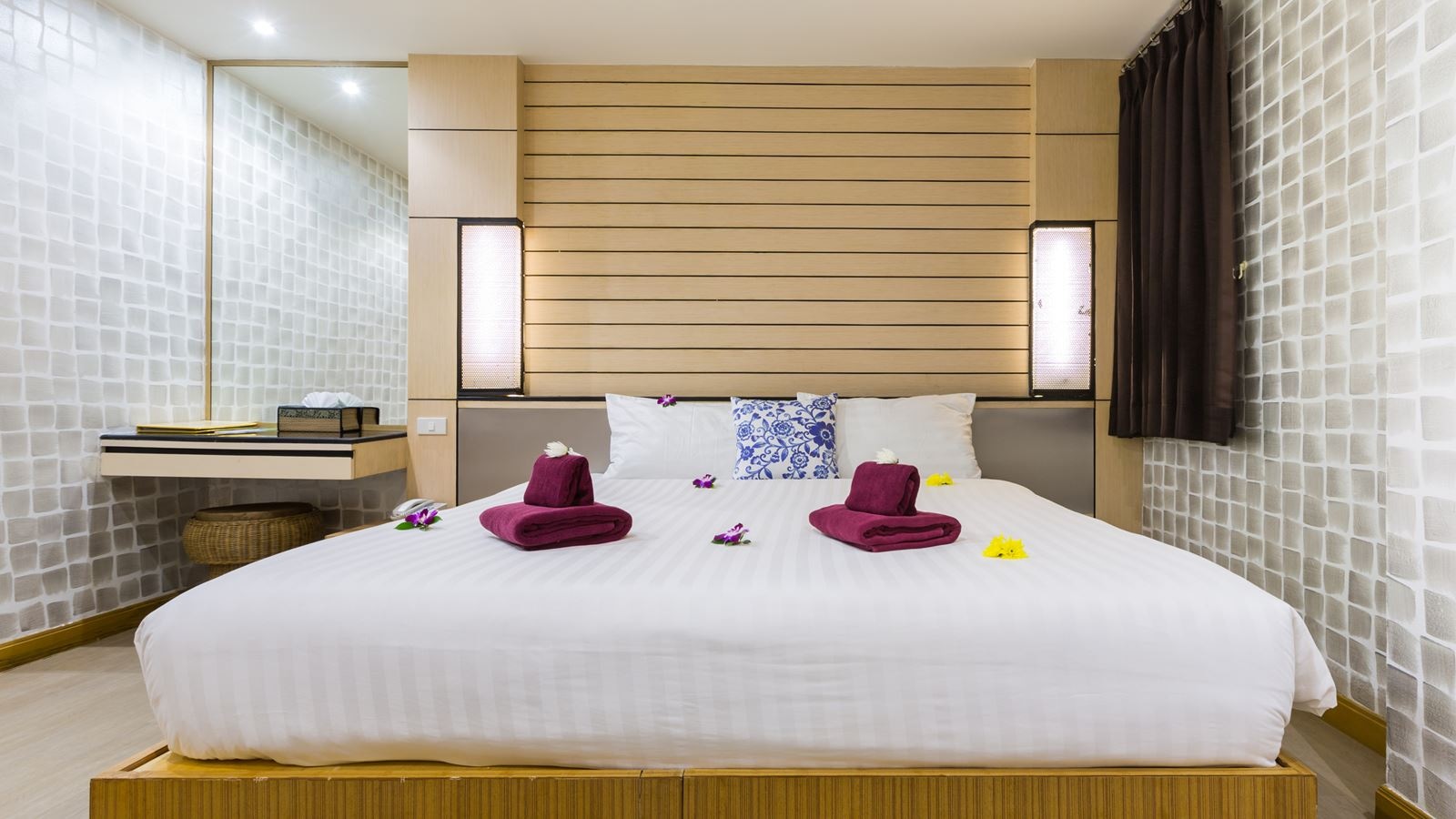 rooms-standard-room--no-window