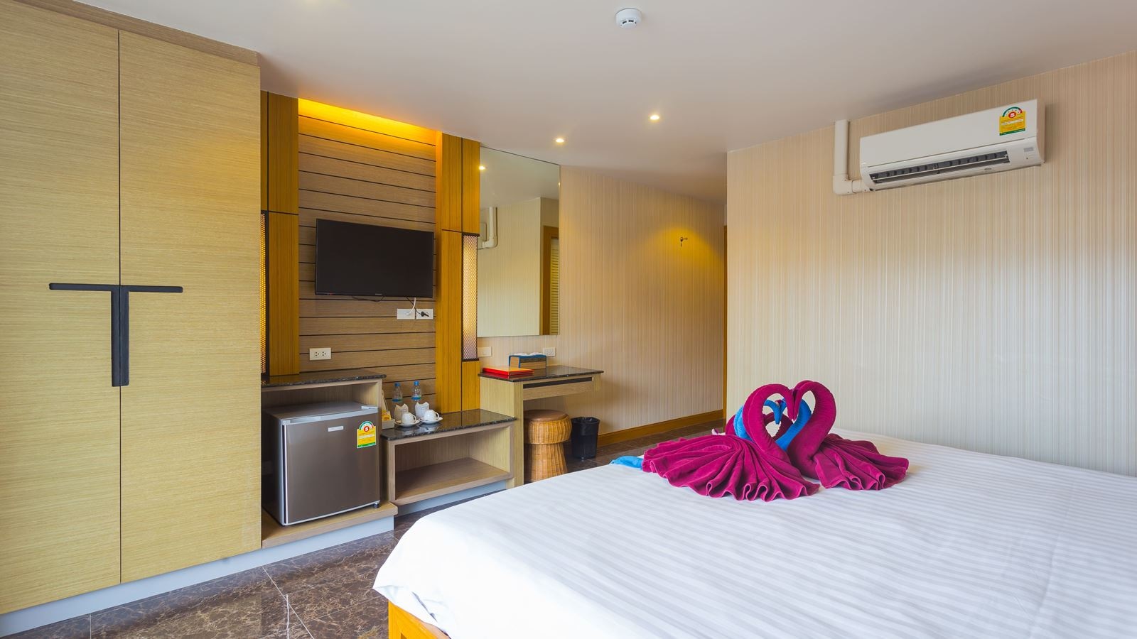 rooms-superior-room-with-balcony