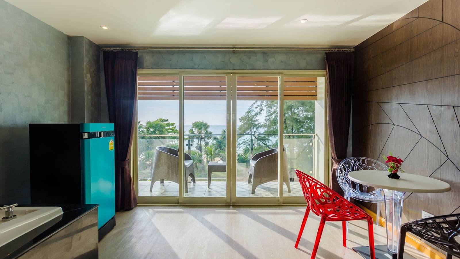 rooms-junior-suite-with-sea-view-balcony