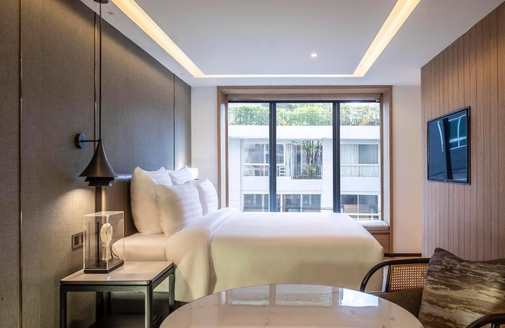 rooms-superior-room-king-twin-bed