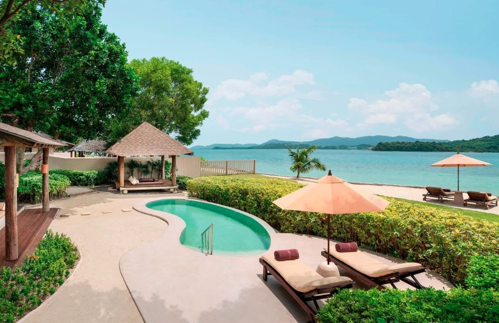 rooms-1bedroom-villa-beachfront-view