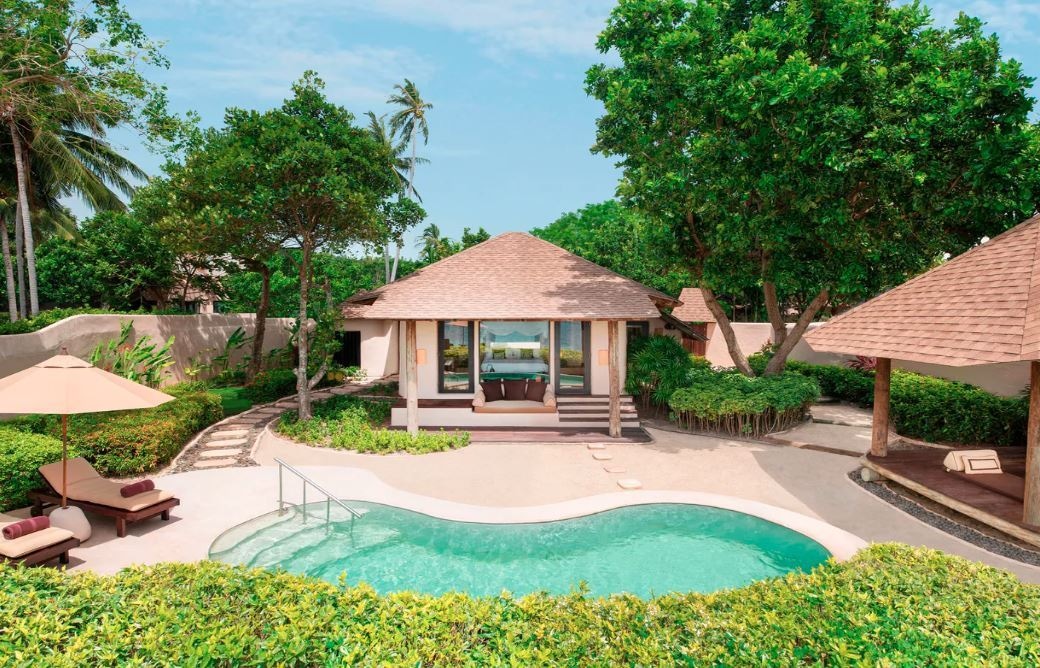 rooms-1bedroom-villa-beachfront-view