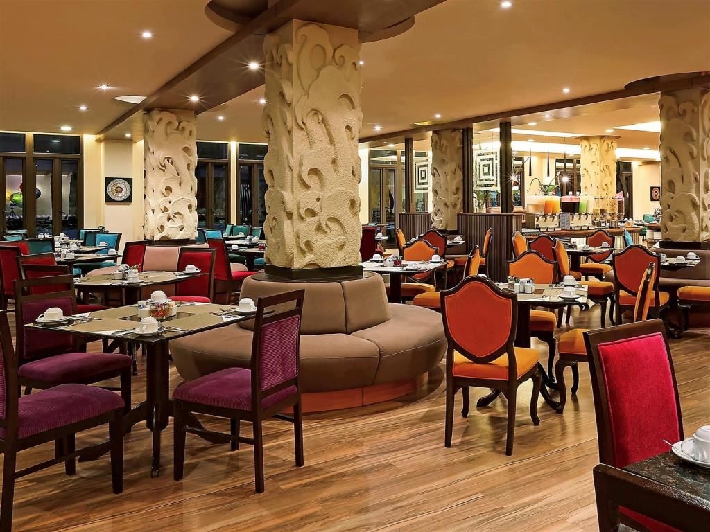 restaurants-the-square-restaurant