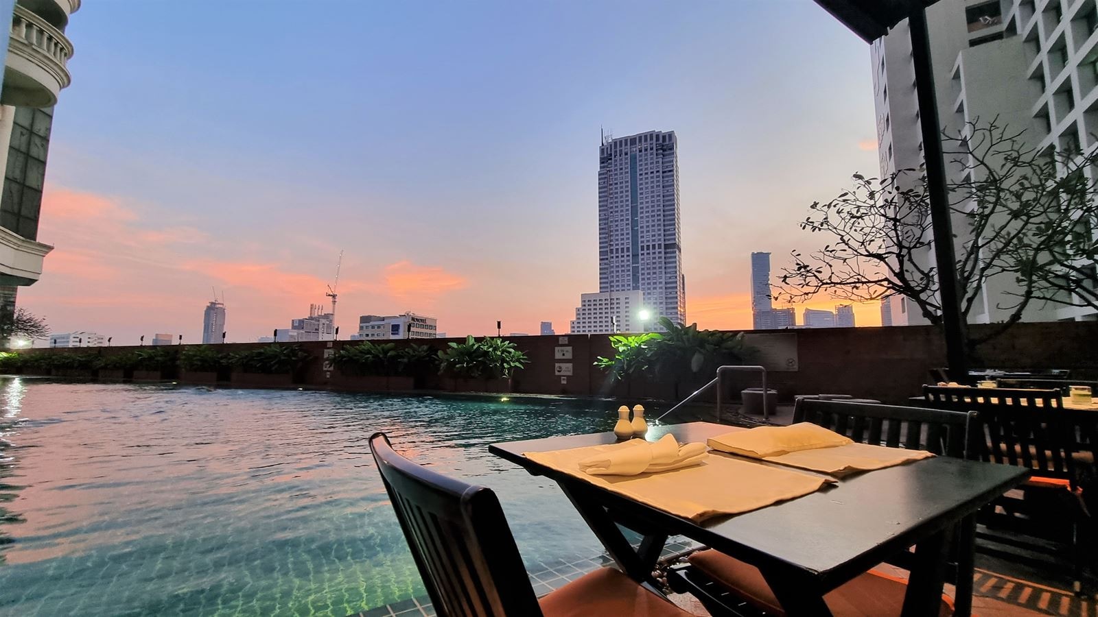 restaurants-cafe-mozu