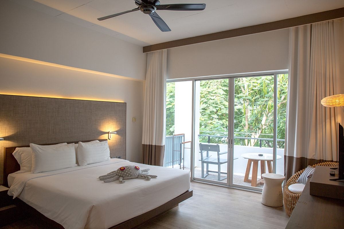 rooms-2bedroom-veranda--sea