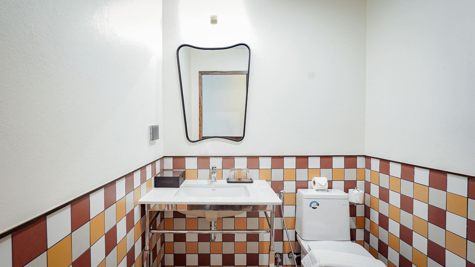 rooms-deluxe-pool-view