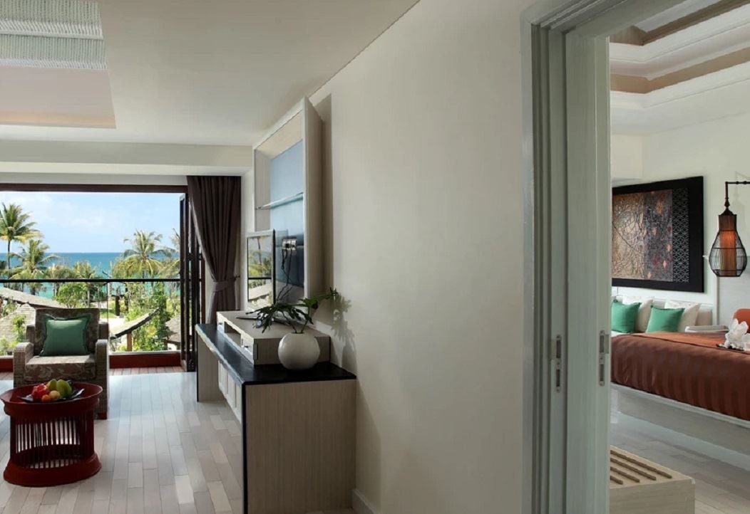 rooms-deluxe-suite-2nd-child-sharing-bed