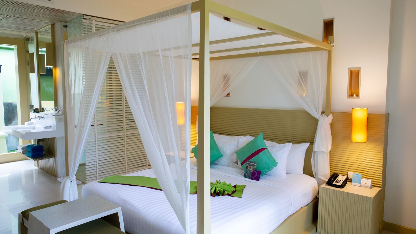 rooms-superior-room