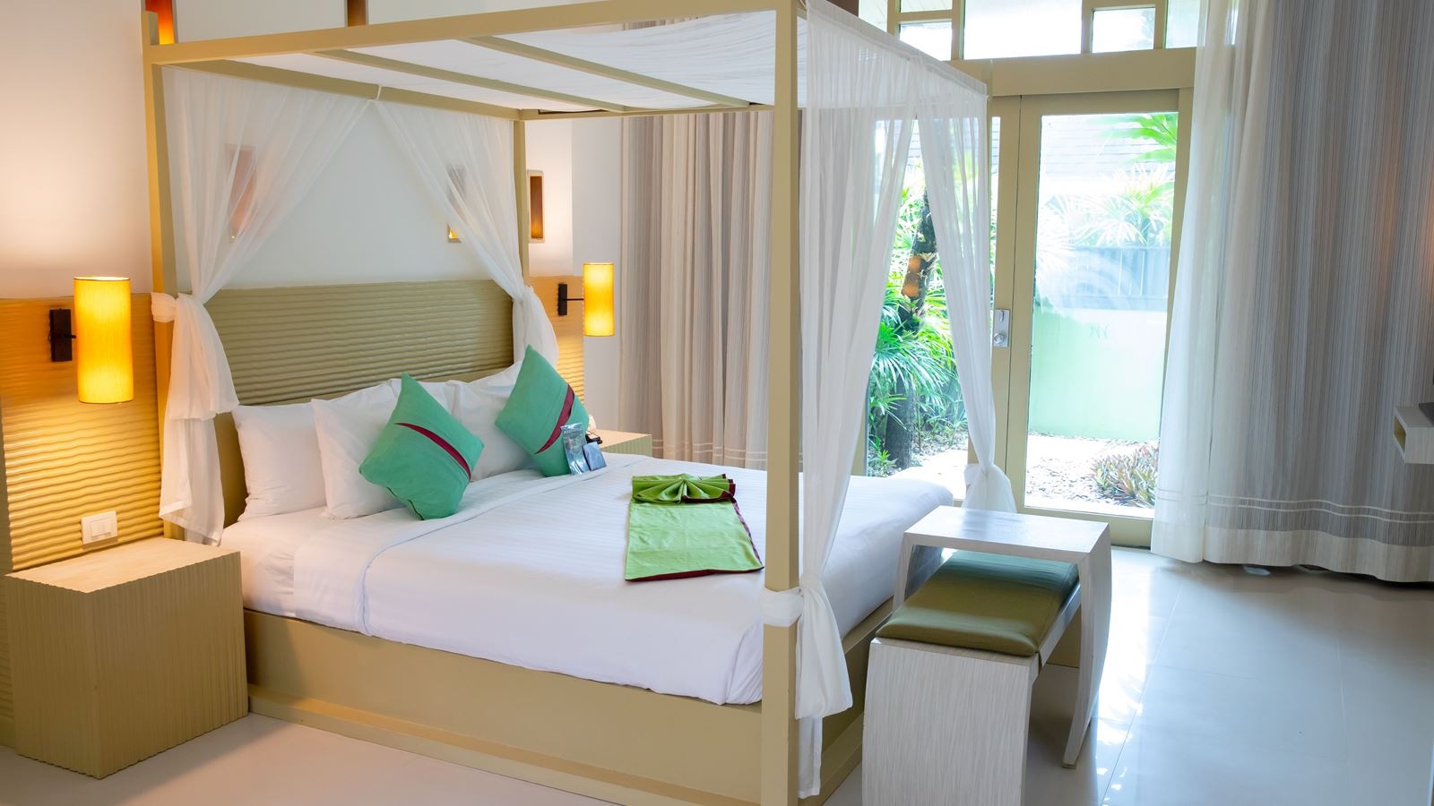 rooms-superior-room
