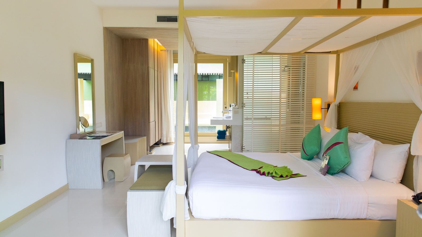 rooms-superior-room