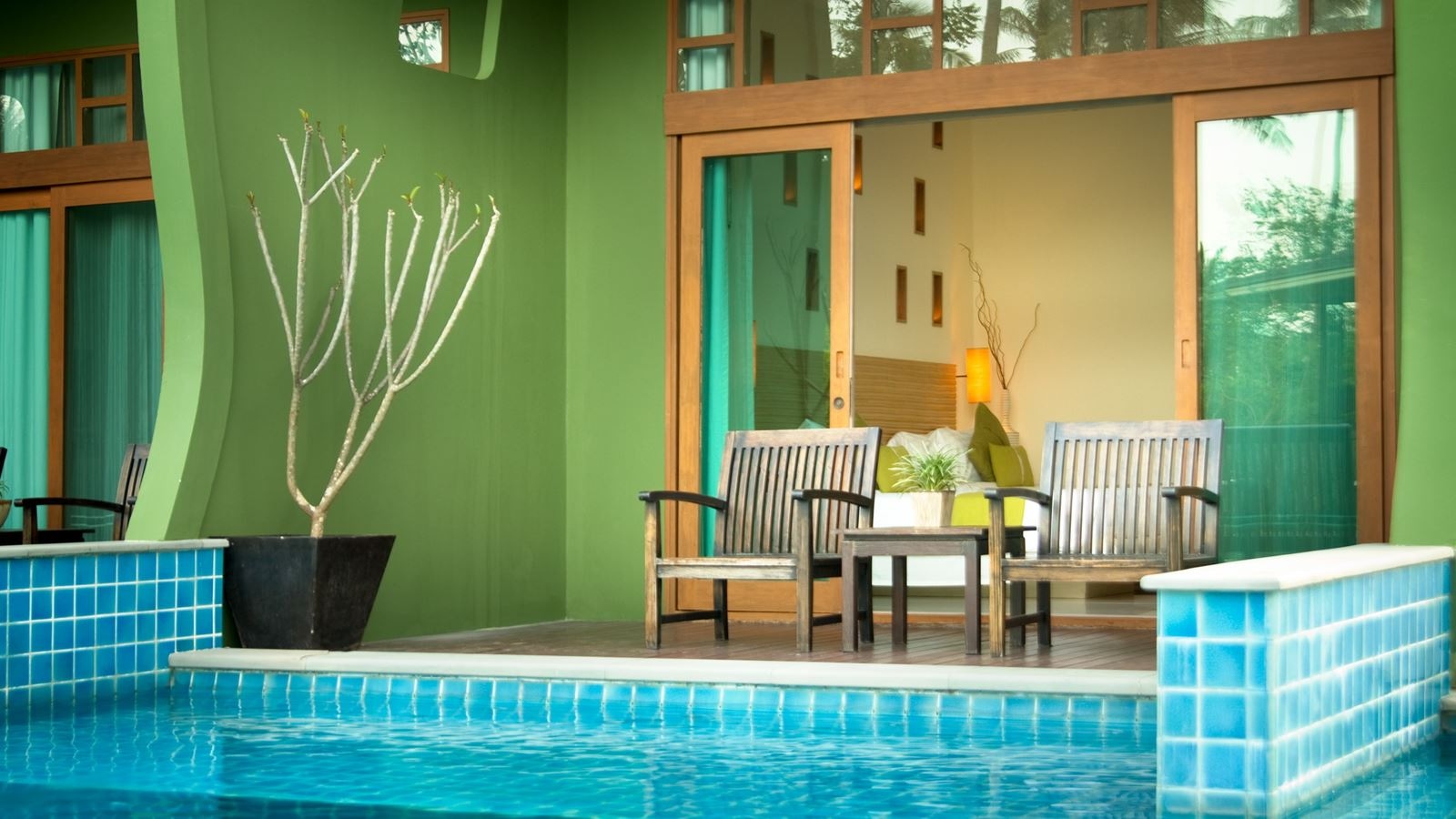 rooms-deluxe-pool-access