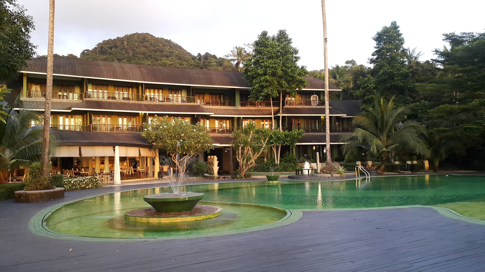 pools-outdoor-pool